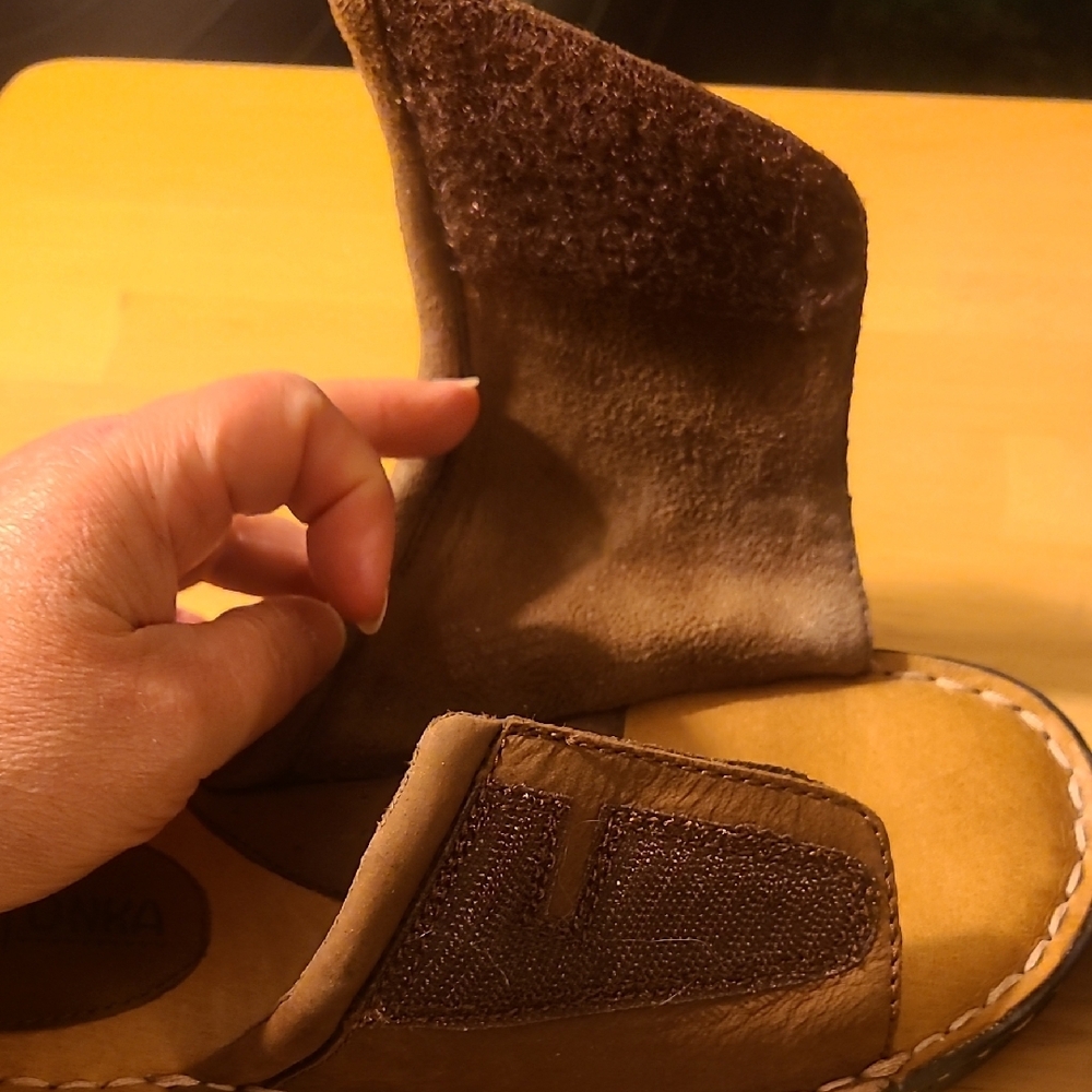 Minnetonka Brown and Tan Slide Sandals - Picture 4 of 5